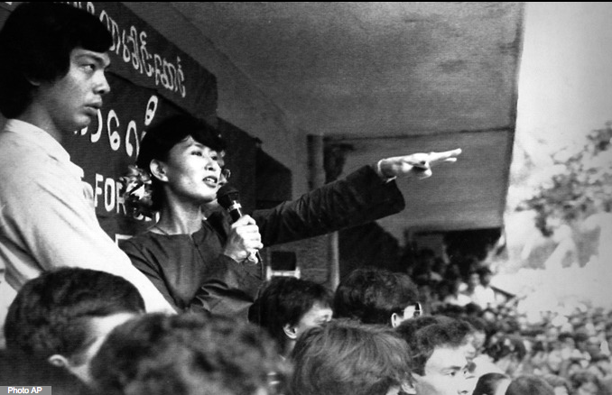 Aung San Suu Kyi speaking at a rally in 1988 (Photo by AP)
